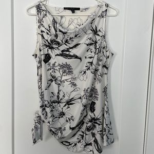 WHBM sleeveless top/black and white